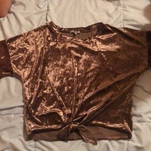 Brown velvet tie t-shirt